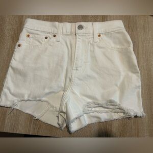 Levi’s high rise shorts women’s size 27 white